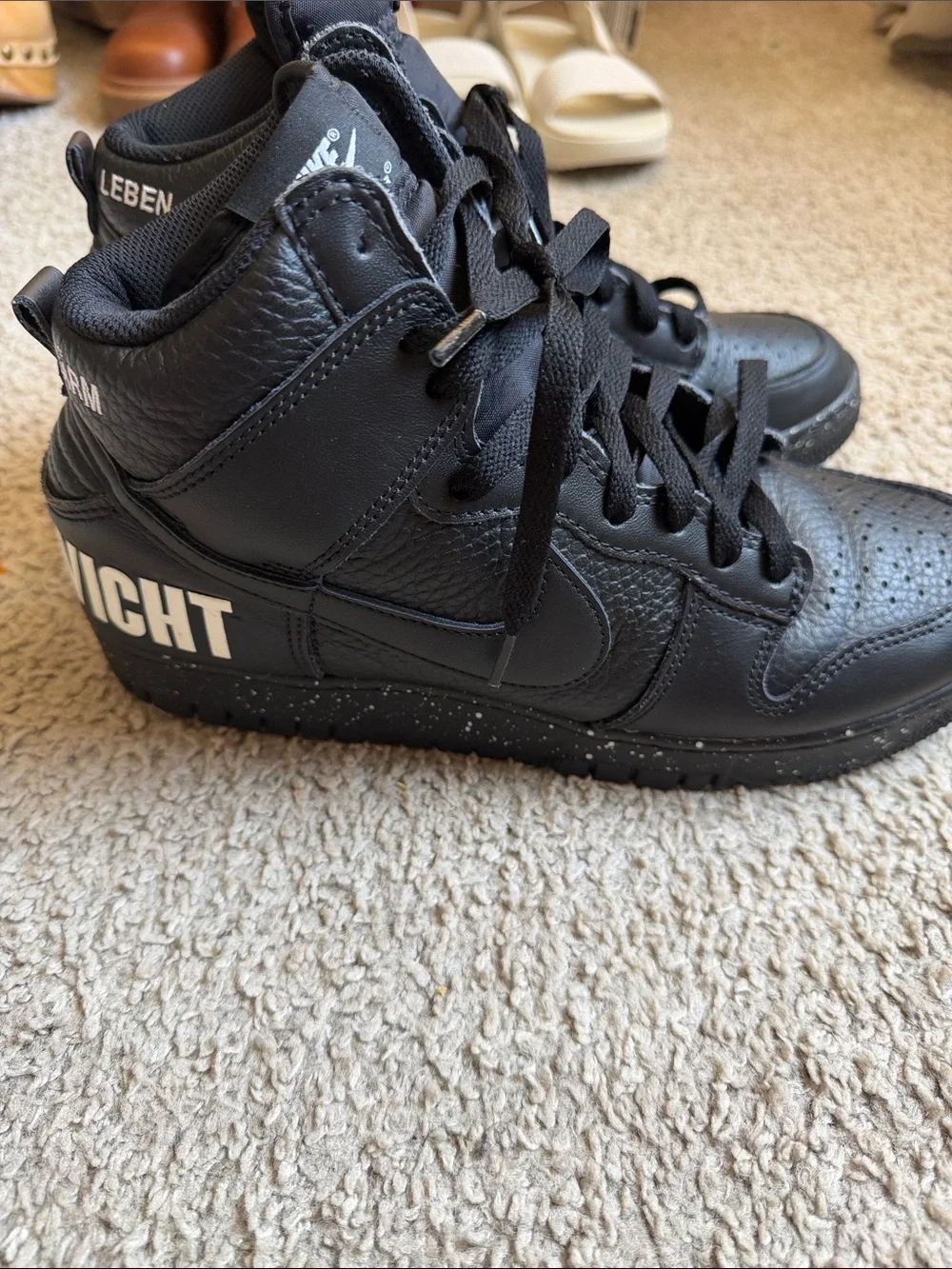 Nike undercover DQ4121-001 Black High-Top Sneakers with Subtle Speckle Sole